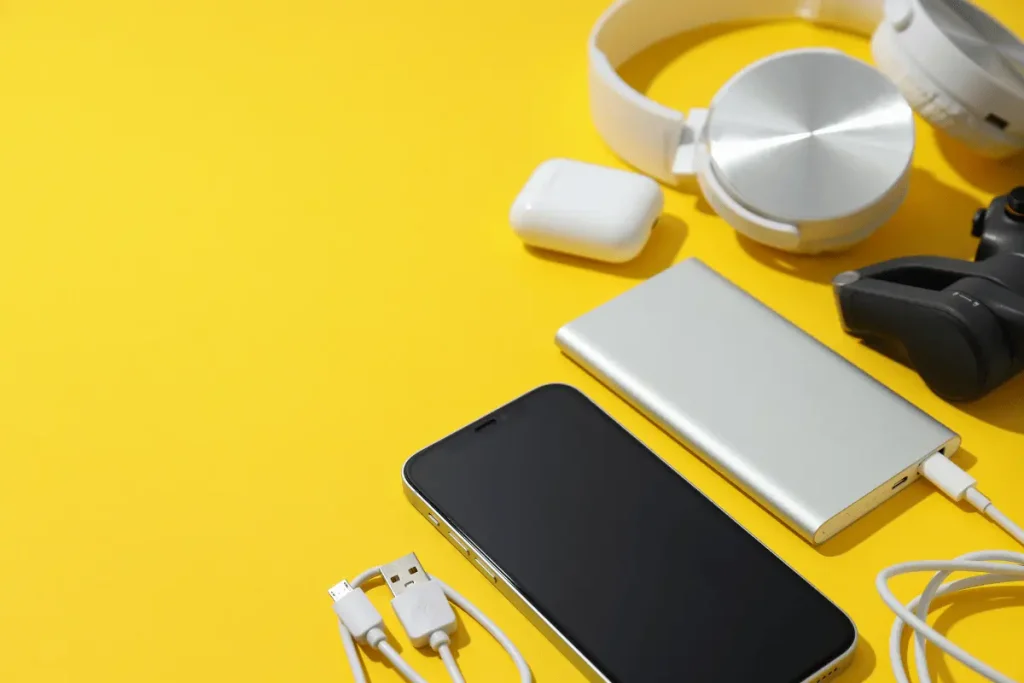 Elektronica en essentials voor wat doe je in een daypack